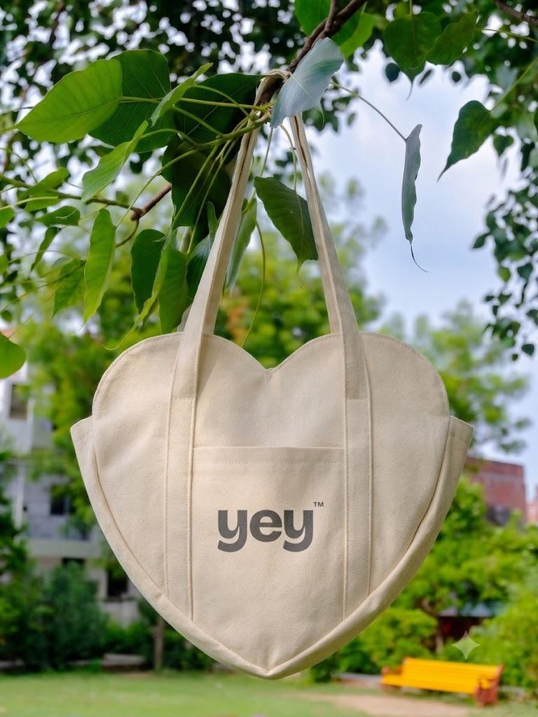 The Market Tote — heart-shaped organic cotton canvas